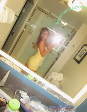 Brie Belle / blairesbigpp / briebellee nude photo #0163