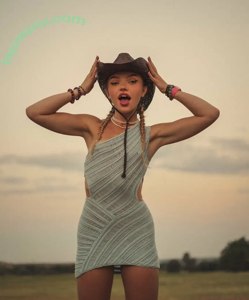 Brie Belle nude photo #0035 (blairesbigpp / briebellee)