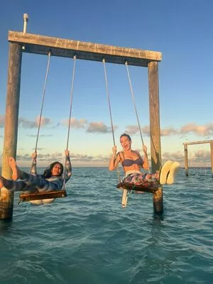 Brie Larson / brielarson nude photo #0004