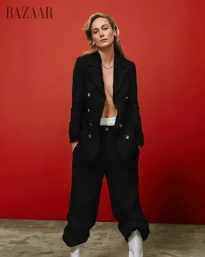 Brie Larson / brielarson nude photo #0039