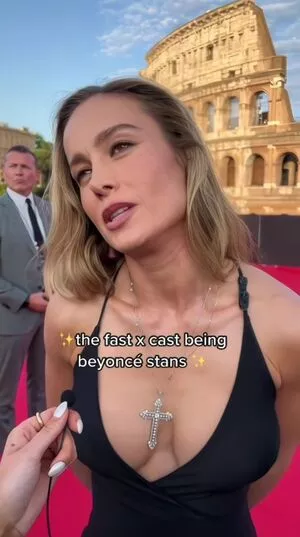 Brie Larson / brielarson nude photo #0123