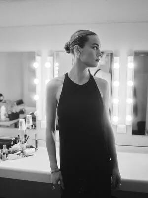 Brie Larson / brielarson nude photo #0139