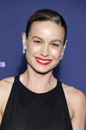 Brie Larson / brielarson nude photo #0155