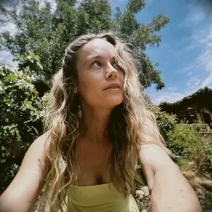 Brie Larson / brielarson nude photo #0295