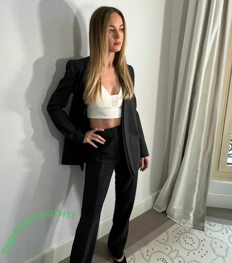 Brie Larson nude photo #0220 (brielarson)