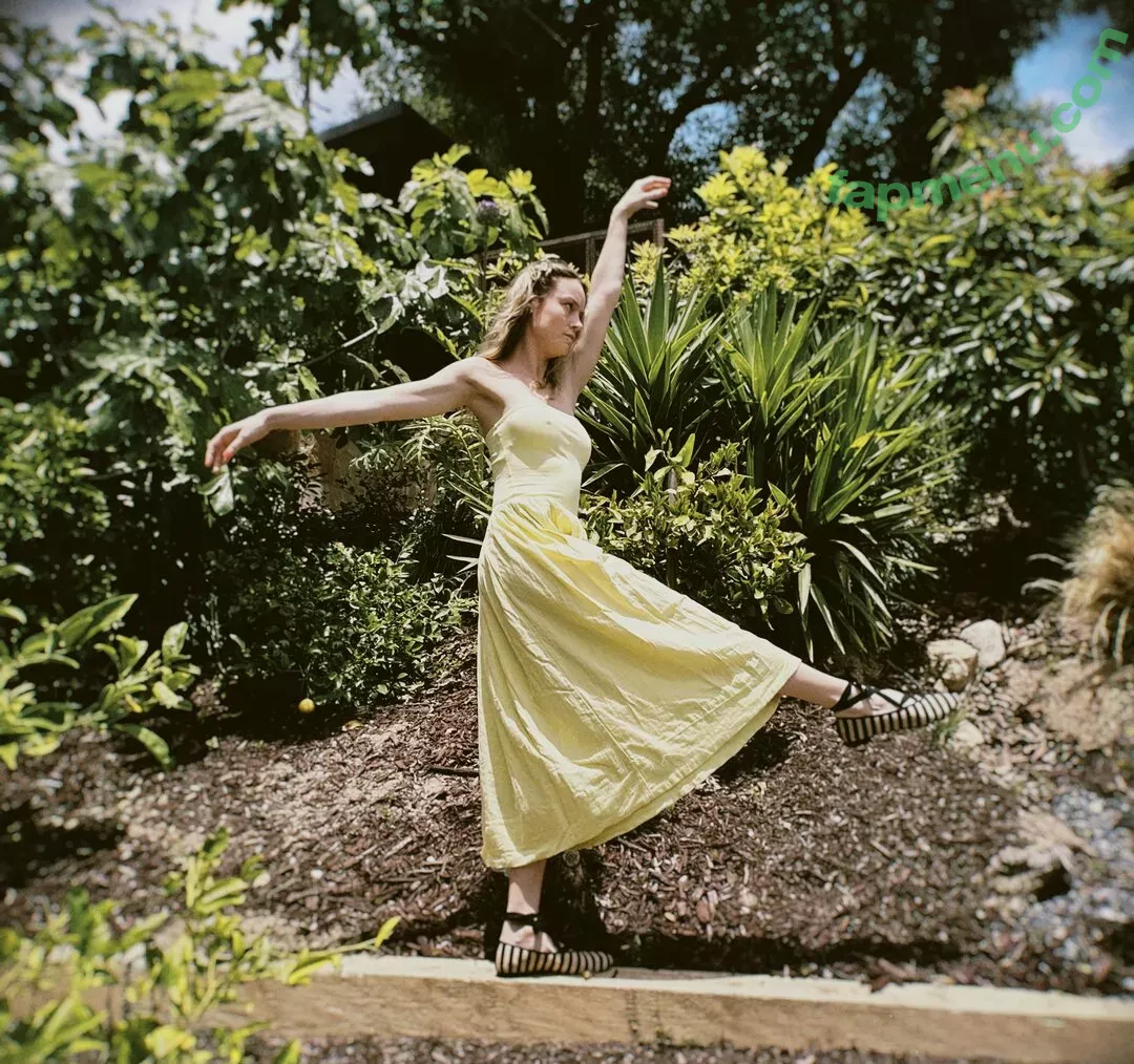 Brie Larson nude photo #0293 (brielarson)