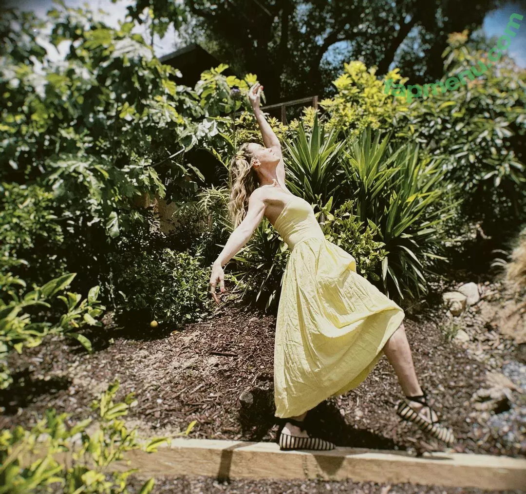 Brie Larson nude photo #0294 (brielarson)