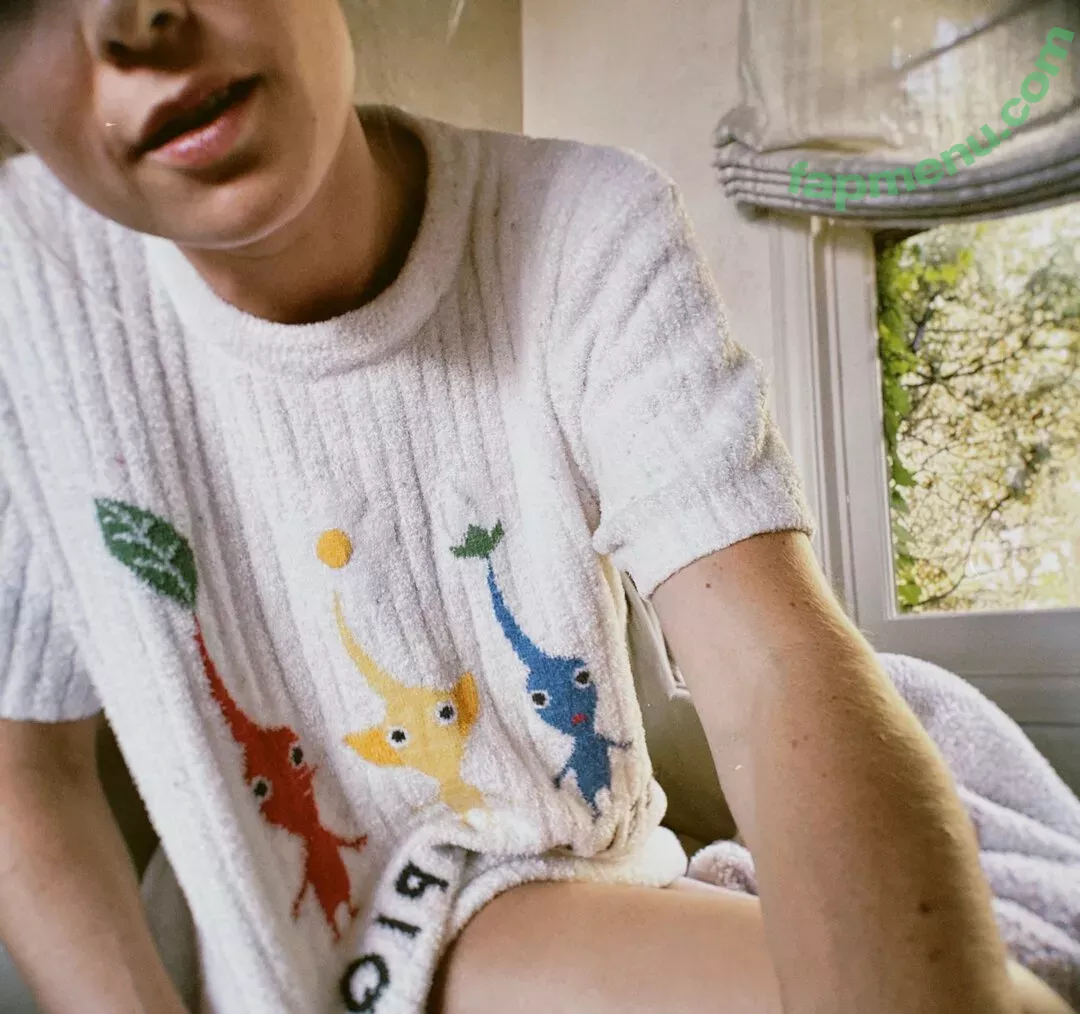 Brie Larson nude photo #0313 (brielarson)