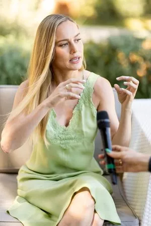 Brie Larson / brielarson nude photo #1470