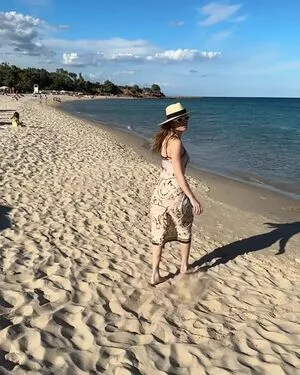 Brie Larson / brielarson nude photo #1552
