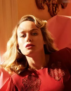 Brie Larson / brielarson nude photo #1660