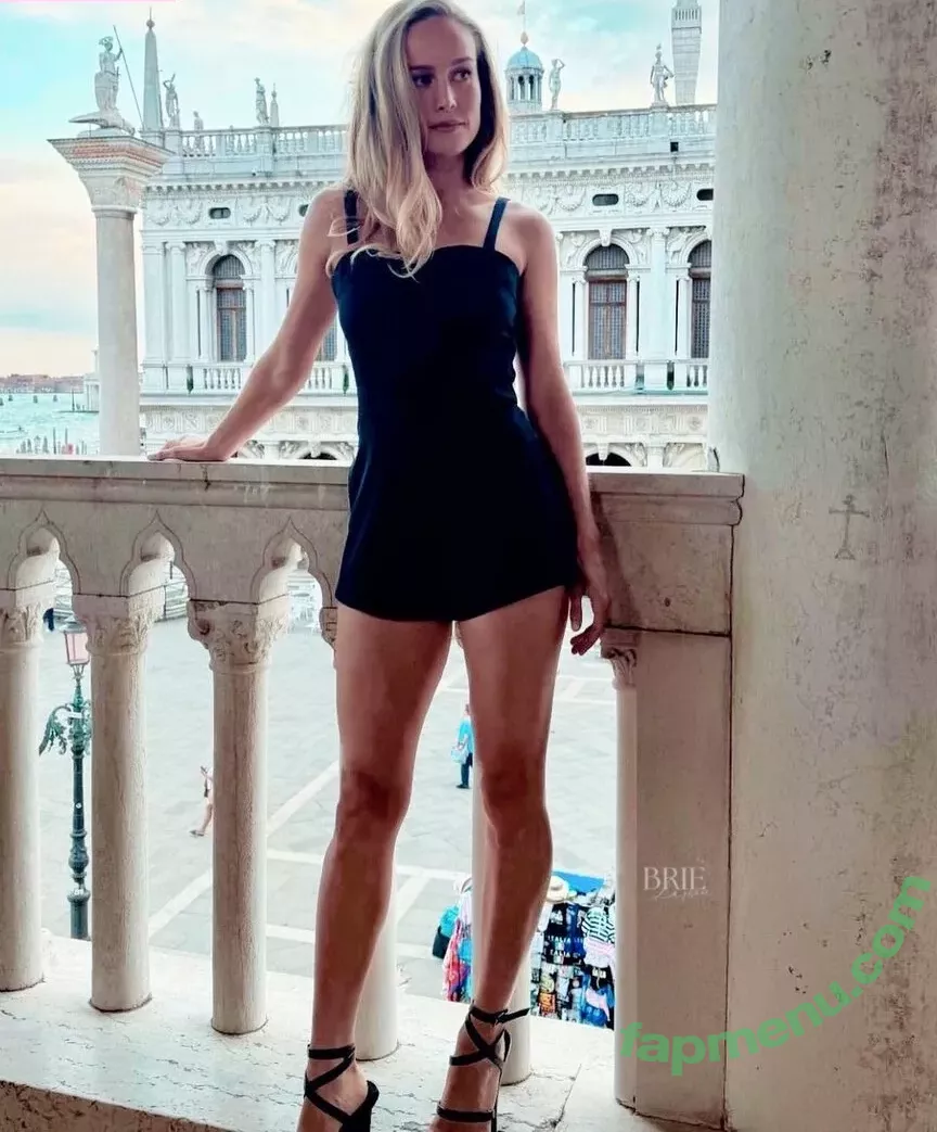 Brie Larson nude photo #1383 (brielarson)