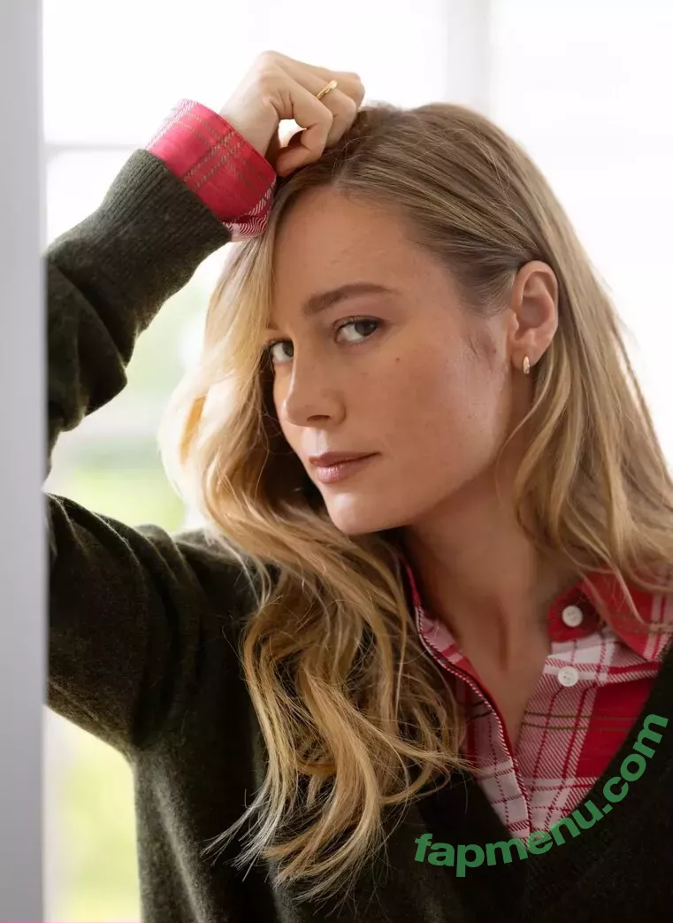 Brie Larson nude photo #1411 (brielarson)