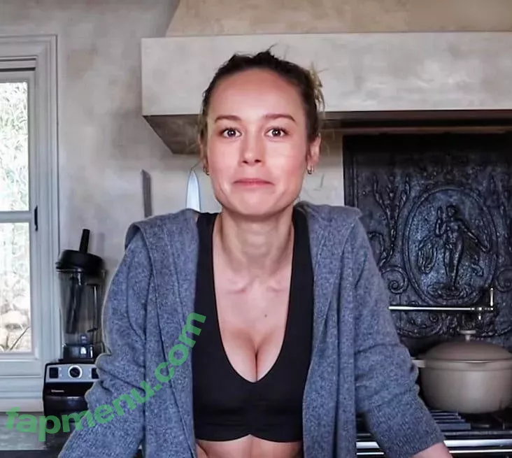 Brie Larson nude photo #1498 (brielarson)