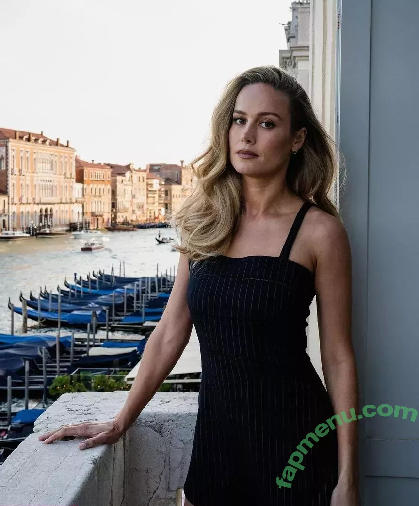 Brie Larson nude photo #1652 (brielarson)