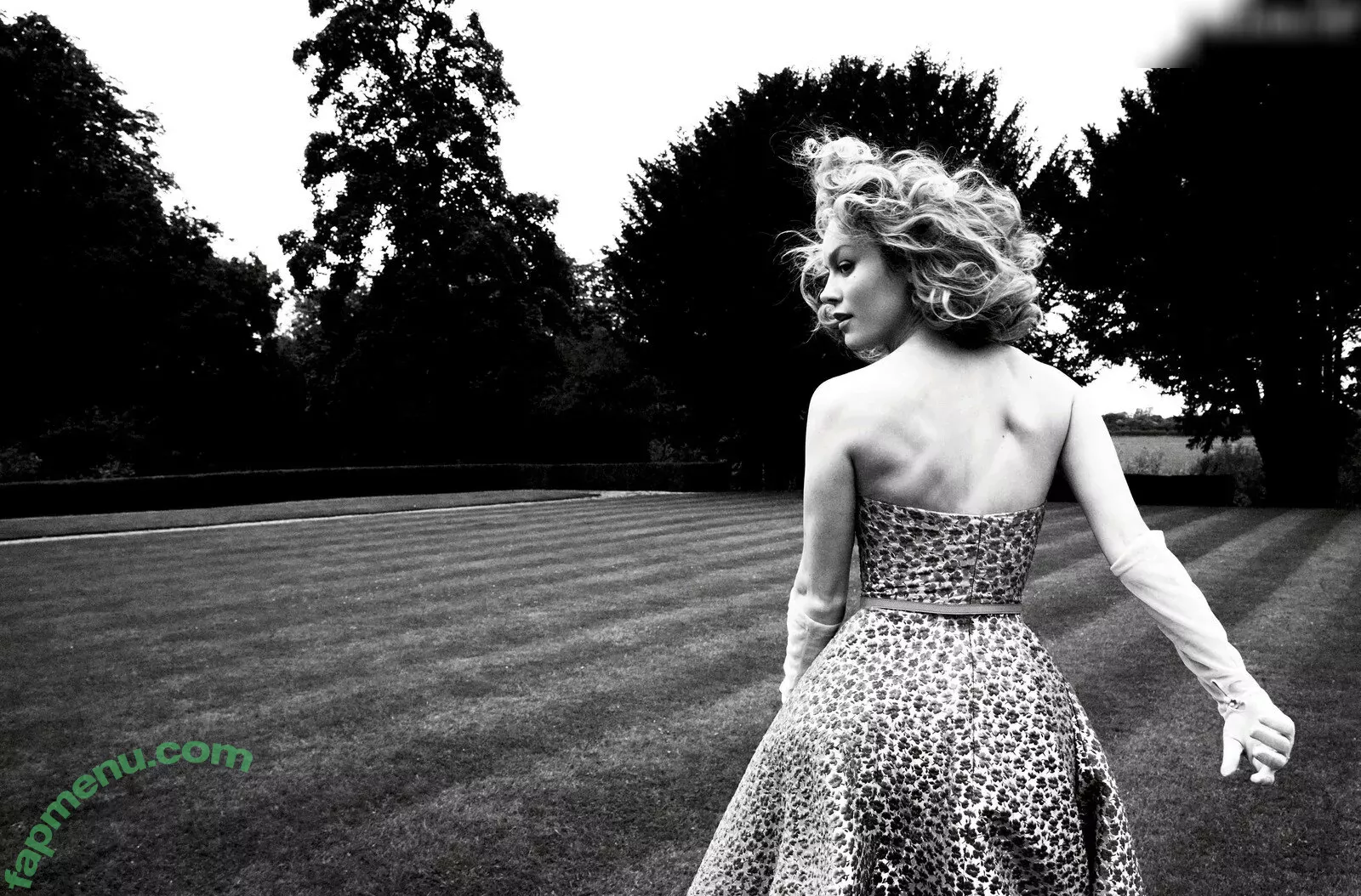 Brie Larson nude photo #1657 (brielarson)