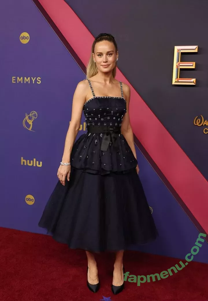 Brie Larson nude photo #1684 (brielarson)