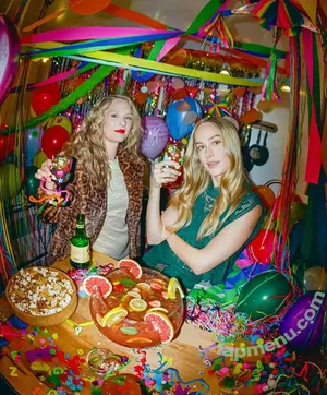 Brie Larson / brielarson nude photo #2116