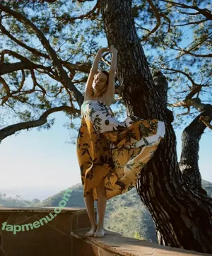 Brie Larson / brielarson nude photo #2124