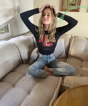 Brie Larson / brielarson nude photo #2135