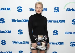 Brie Larson / brielarson nude photo #2200