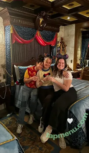 Brie Larson / brielarson nude photo #2267