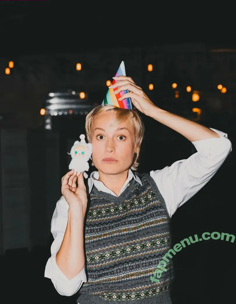 Brie Larson nude photo #2243 (brielarson)