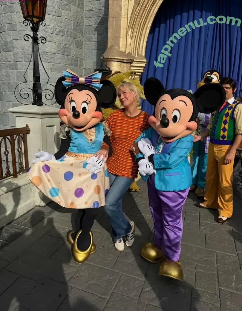 Brie Larson nude photo #2280 (brielarson)