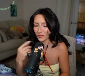 brieanneroksa / Acie nude photo #0185