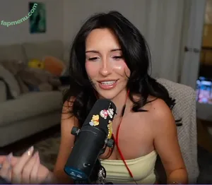 brieanneroksa / Acie nude photo #0189