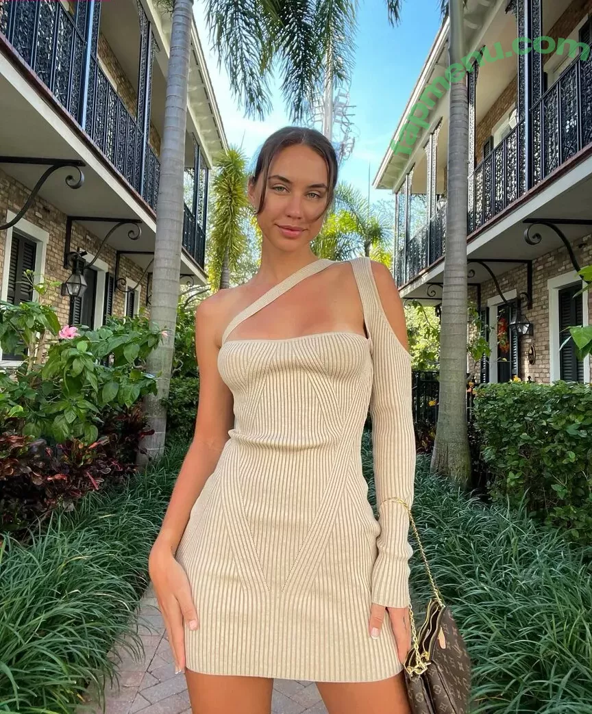 Brit Manuela nude photo #1811 (TheBritManuela / britmanuela)