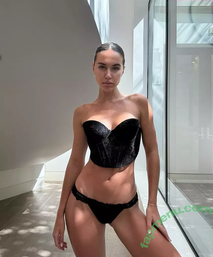 Brit Manuela nude photo #2102 (TheBritManuela / britmanuela)