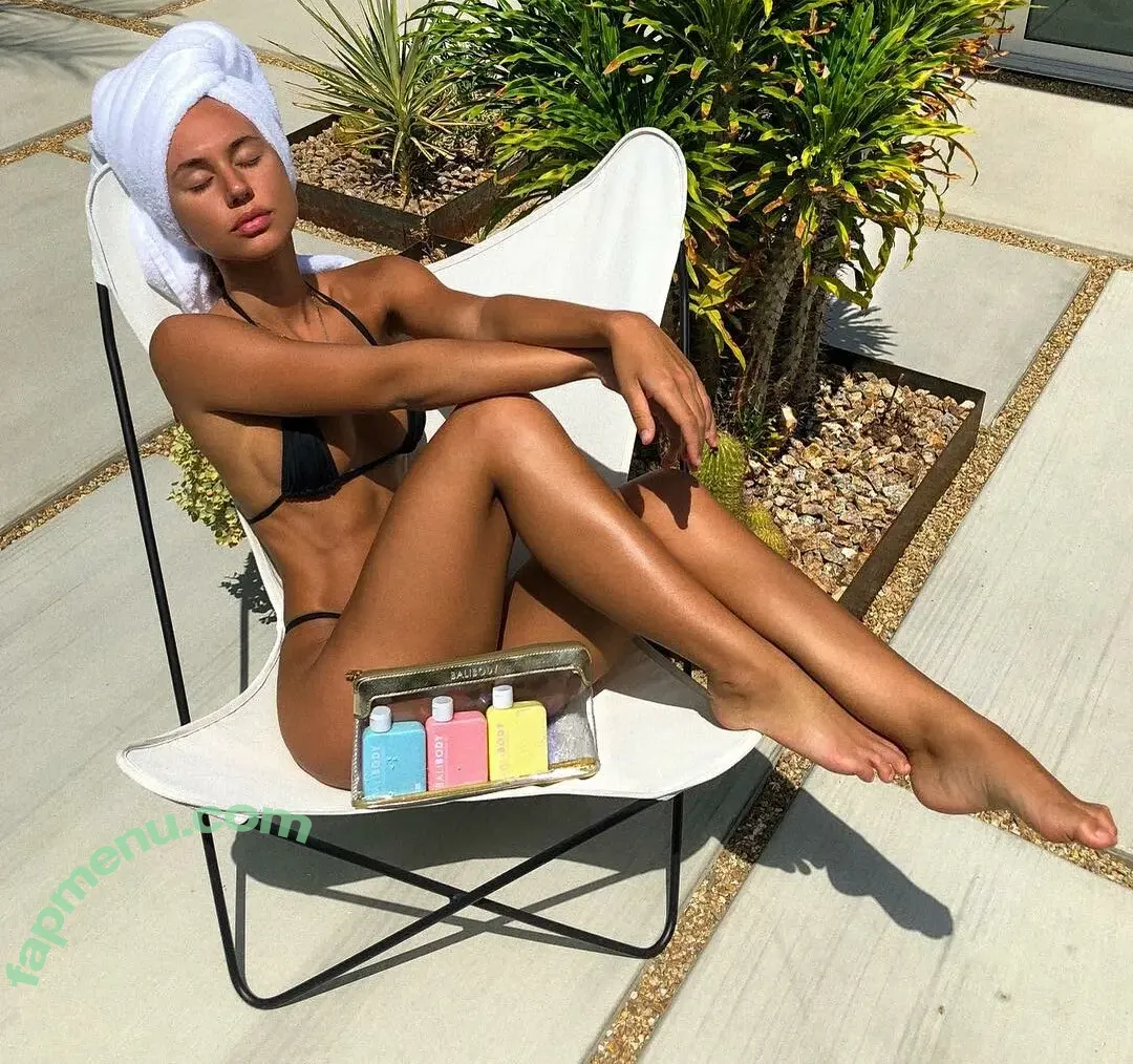 Brit Manuela nude photo #2865 (TheBritManuela / britmanuela)