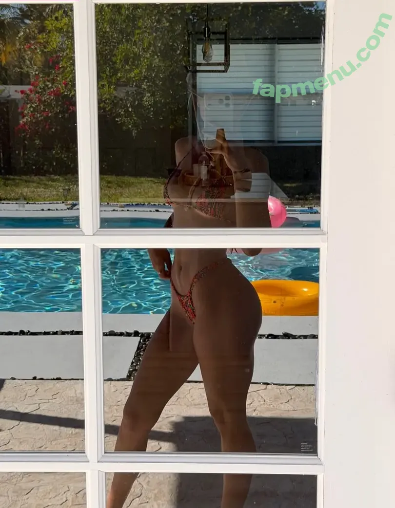 Brit Manuela nude photo #2870 (TheBritManuela / britmanuela)