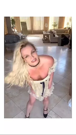 Britney Spears / britneyspears / xoxobritneyj nude photo #3296