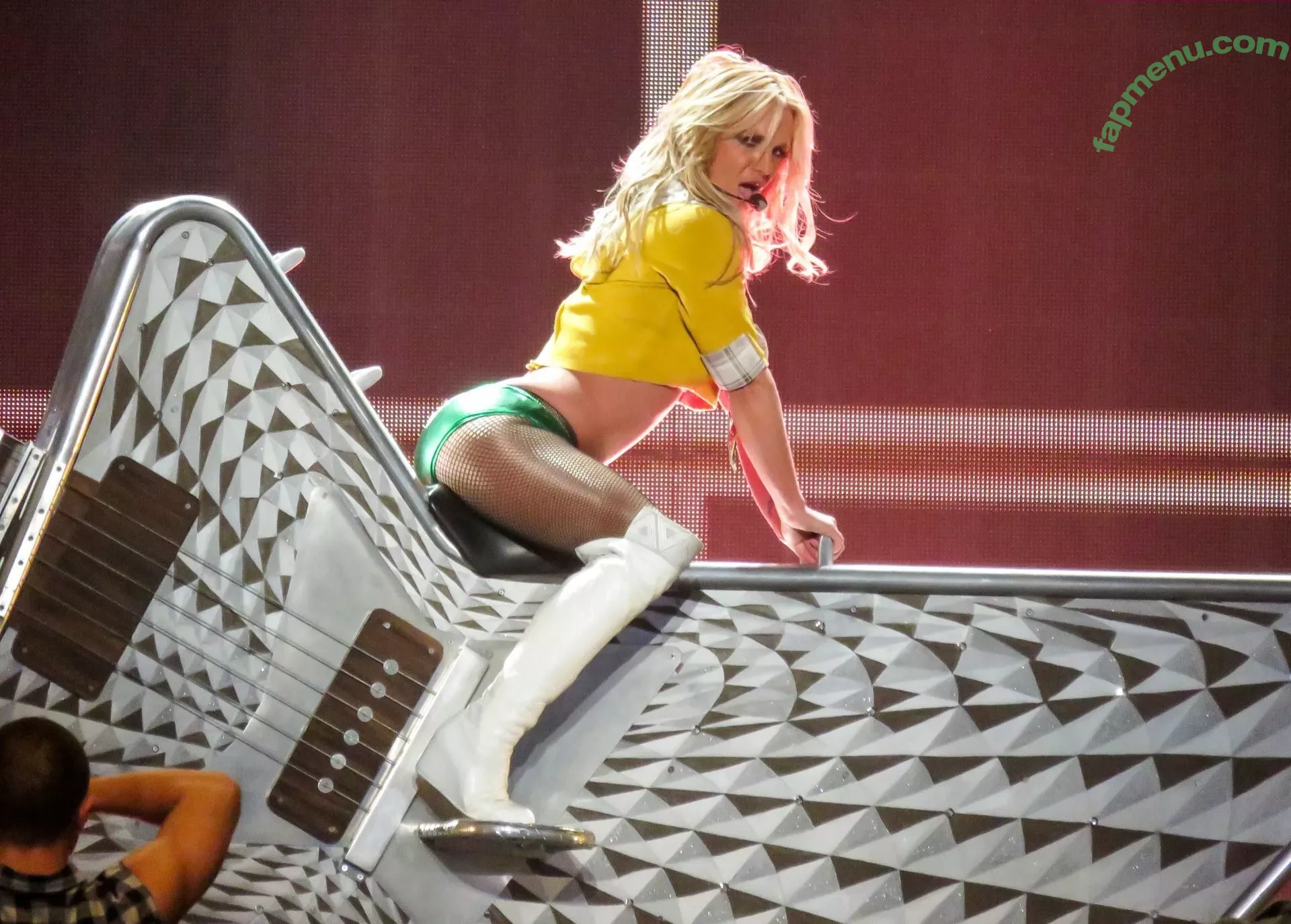 Britney Spears nude photo #3335 (britneyspears / xoxobritneyj)