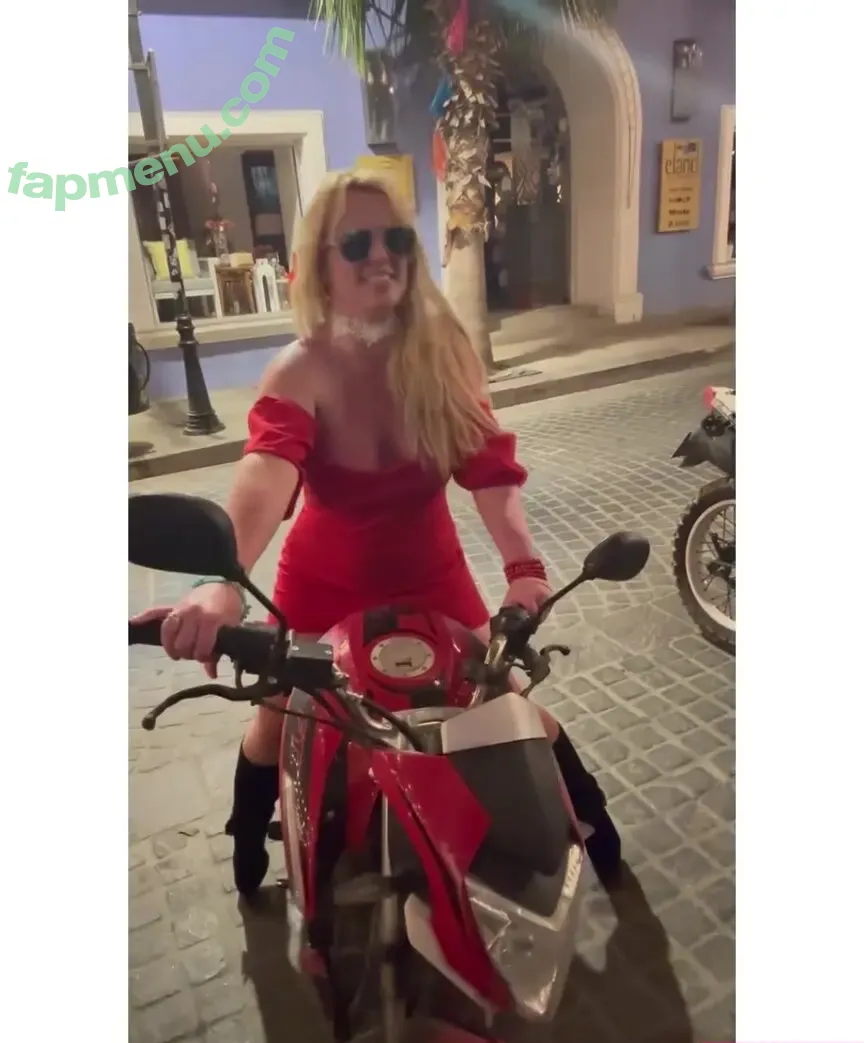 Britney Spears nude photo #3824 (britneyspears / xoxobritneyj)