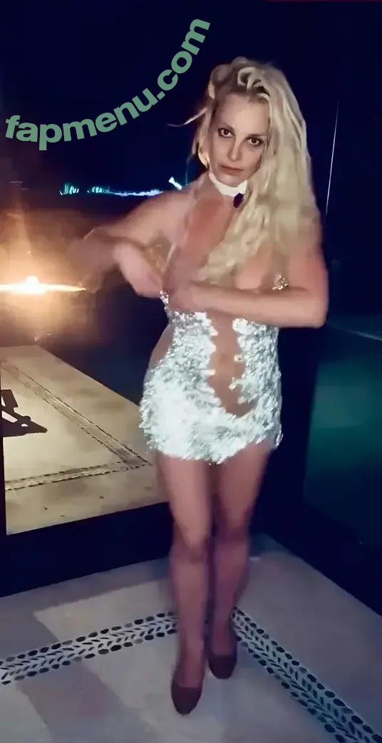 Britney Spears nude photo #3881 (britneyspears / xoxobritneyj)