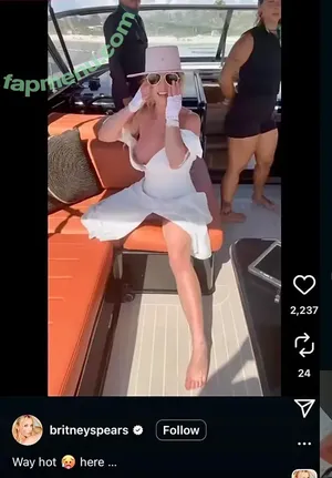 Britney Spears / britneyspears / xoxobritneyj nude photo #4515