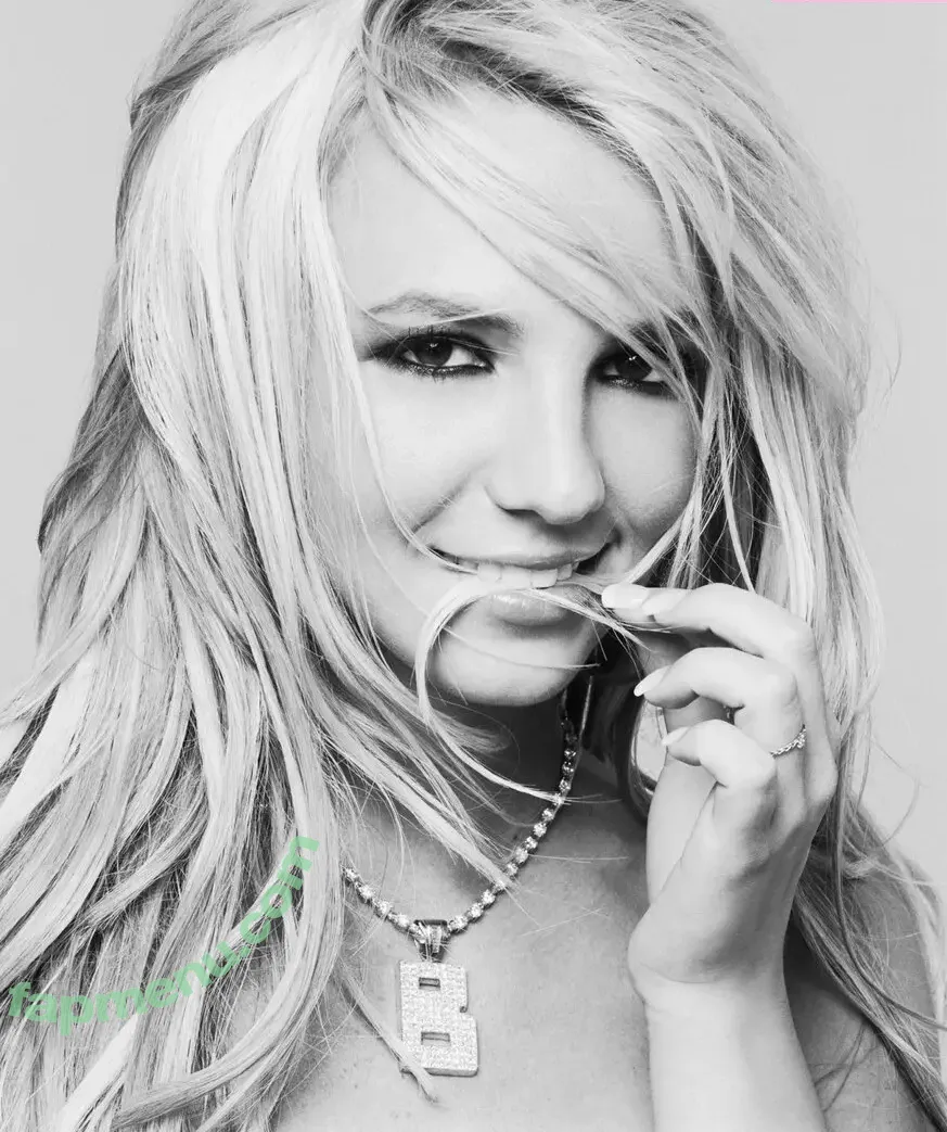 Britney Spears nude photo #4273 (britneyspears / xoxobritneyj)