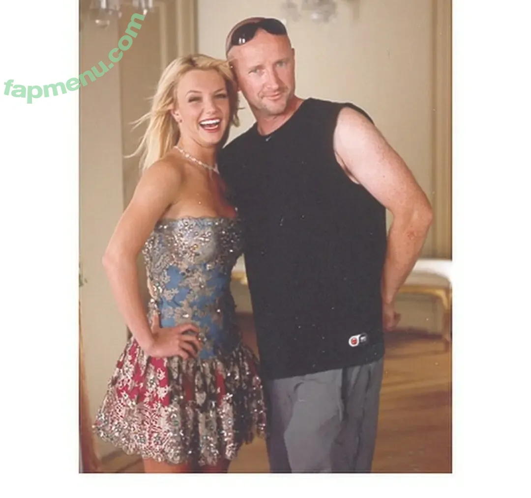 Britney Spears nude photo #4281 (britneyspears / xoxobritneyj)