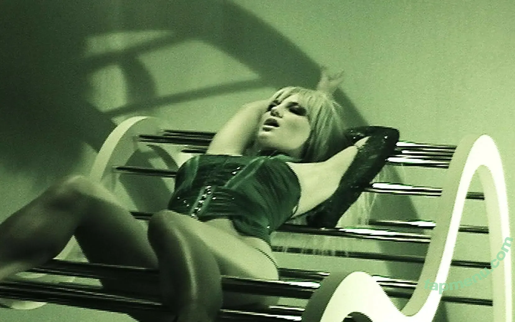 Britney Spears nude photo #4373 (britneyspears / xoxobritneyj)