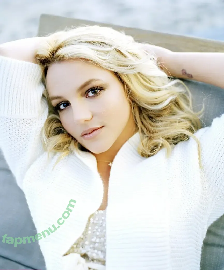 Britney Spears nude photo #4417 (britneyspears / xoxobritneyj)