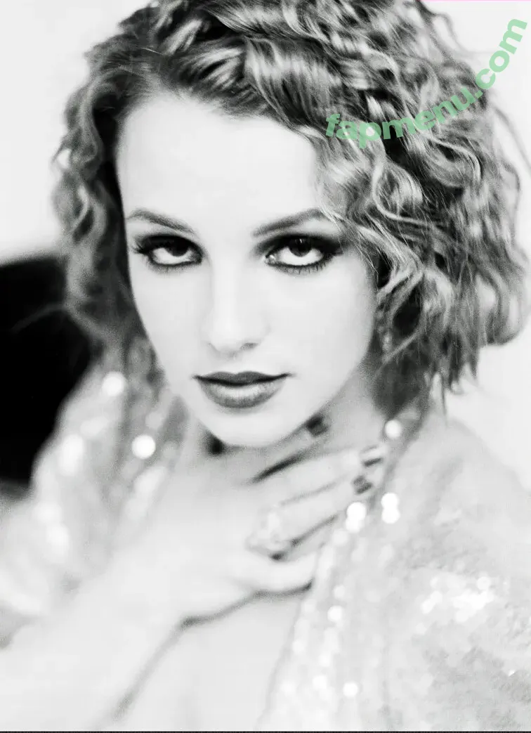 Britney Spears nude photo #4469 (britneyspears / xoxobritneyj)