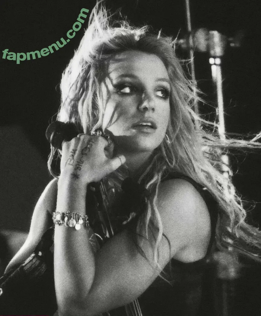 Britney Spears nude photo #4491 (britneyspears / xoxobritneyj)