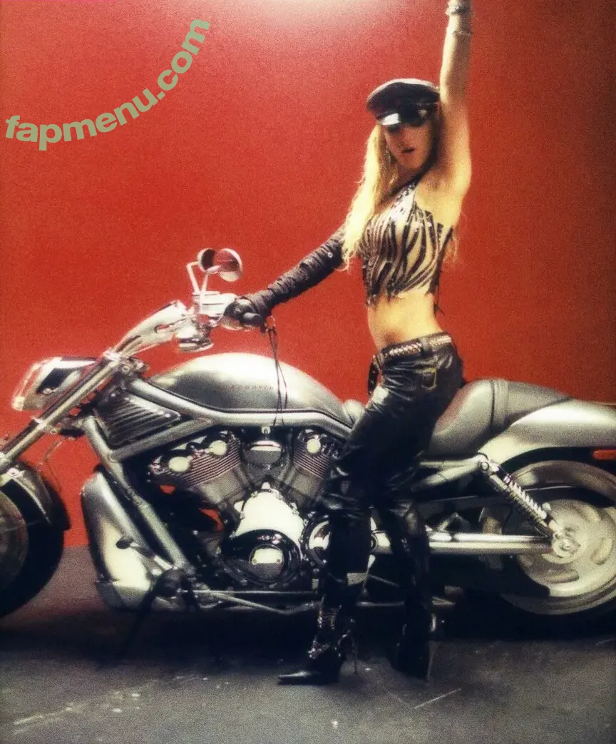 Britney Spears nude photo #4502 (britneyspears / xoxobritneyj)