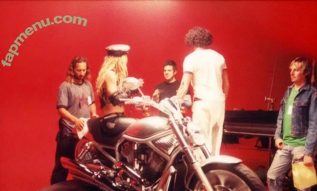 Britney Spears nude photo #4506 (britneyspears / xoxobritneyj)