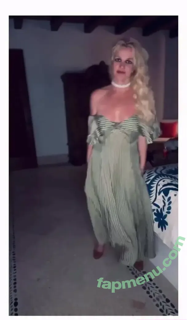 Britney Spears nude photo #4522 (britneyspears / xoxobritneyj)