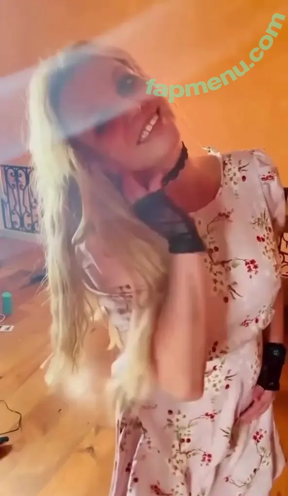 Britney Spears nude photo #4546 (britneyspears / xoxobritneyj)