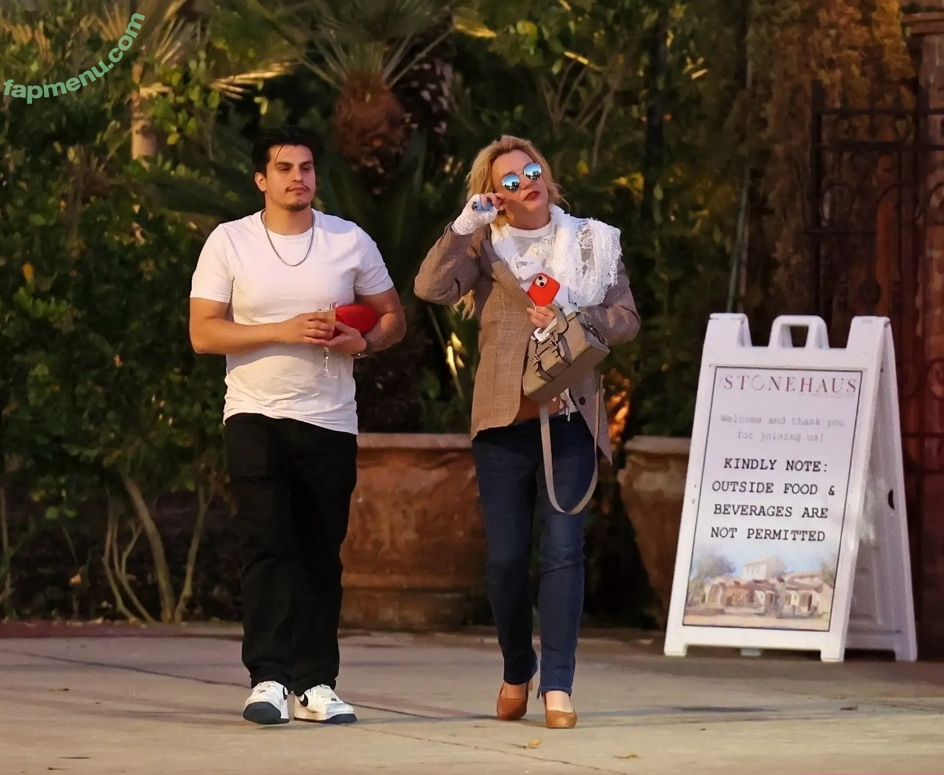 Britney Spears nude photo #4564 (britneyspears / xoxobritneyj)